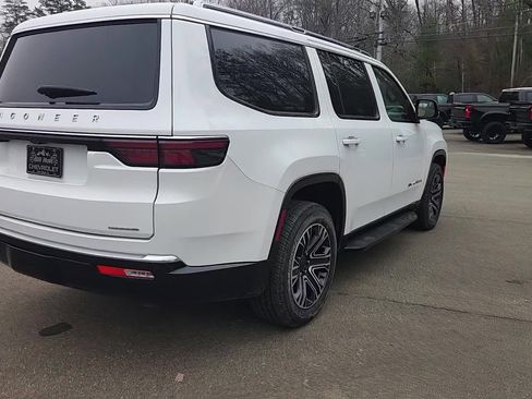 Used 2024 Jeep Wagoneer Series II image 16