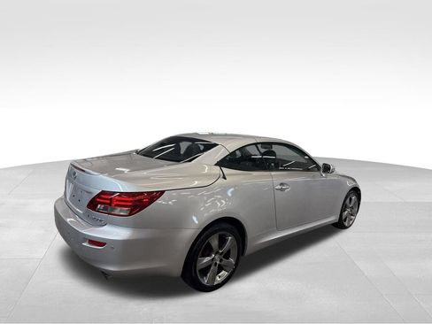 Used 2010 Lexus IS 250C w/ Luxury Pkg RWD image 27