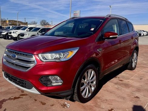Used 2017 Ford Escape Titanium image 1