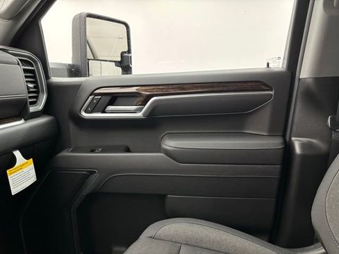 New 2026 GMC Sierra 1500 Elevation w/ LPO, Elevation Black Package image 39