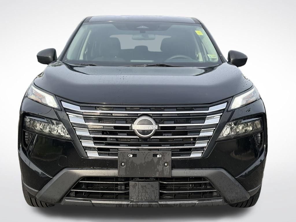 Used 2024 Nissan Rogue S AWD/4WD image 3