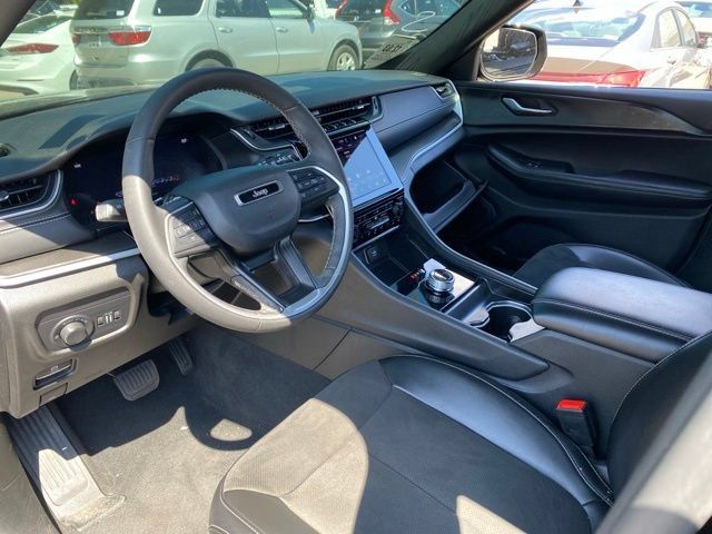 Used 2024 Jeep Grand Cherokee L Altitude RWD image 12