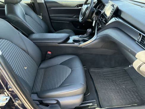 Used 2022 Toyota Camry SE image 18
