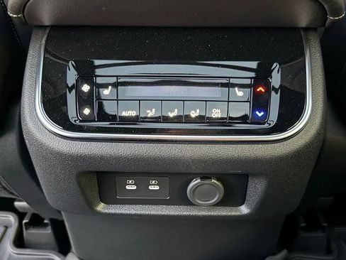 Certified 2025 Nissan Armada Platinum Reserve AWD/4WD image 12