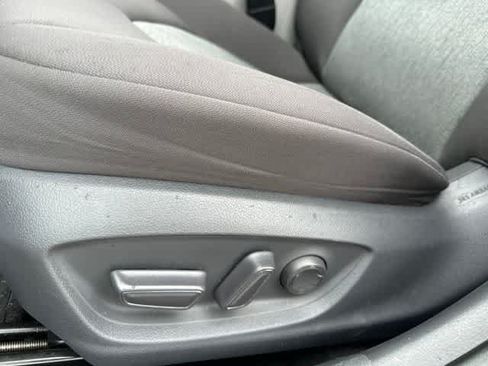 Used 2019 Toyota Camry LE FWD image 6