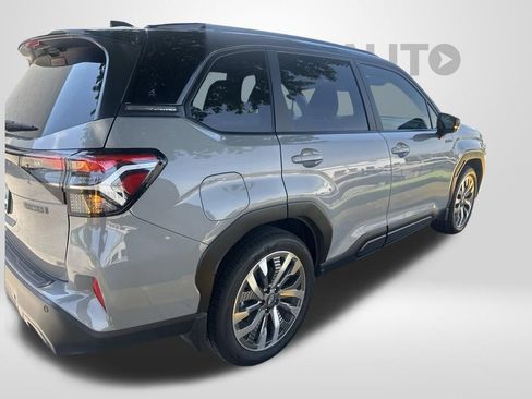 Used 2025 Subaru Forester Touring AWD/4WD image 4