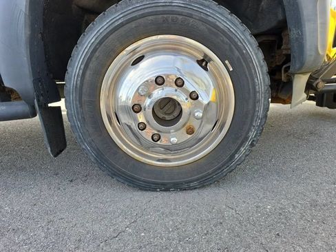 Used 2012 Ford F550 4x4 Regular Cab Super Duty image 9