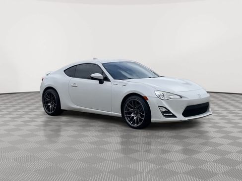 Used 2015 Scion FR-S RWD image 2