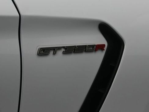 Used 2017 Ford Mustang Shelby GT350R w/ GT350R Equipment Group 920A RWD image 39