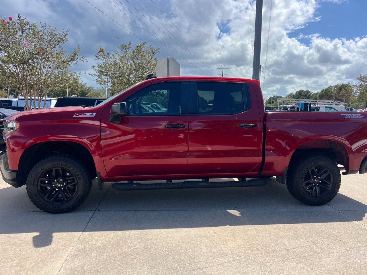 Used 2021 Chevrolet Silverado 1500 LT Trail Boss AWD/4WD image 2