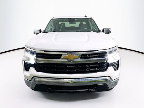 Used 2023 Chevrolet Silverado 1500 LT AWD/4WD image 2