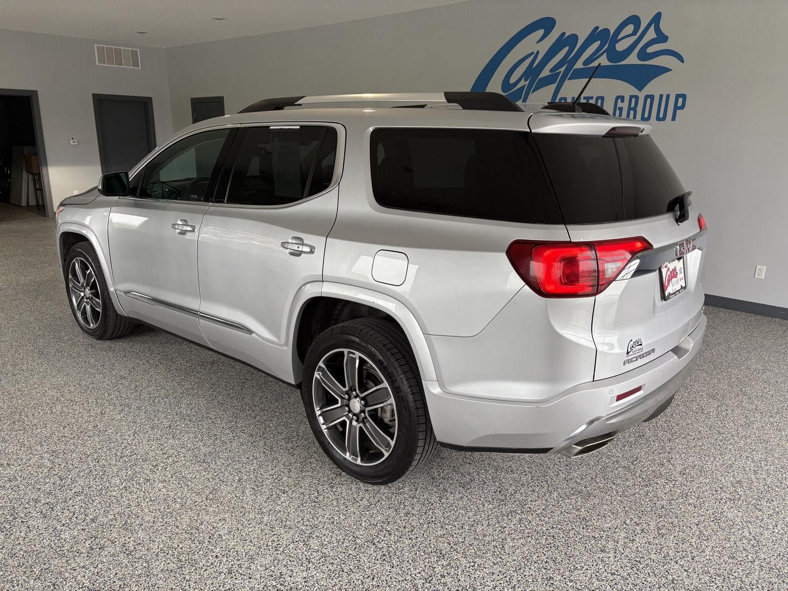Used 2017 GMC Acadia Denali w/ Technology Package AWD/4WD image 2