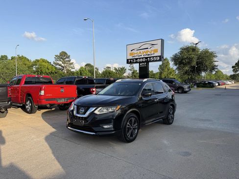 Used 2017 Nissan Rogue SL w/ SL Premium Package FWD image 3