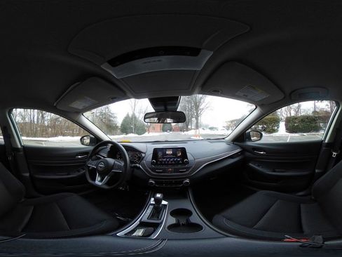 Used 2025 Nissan Altima 2.5 SV image 36