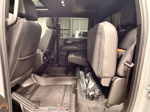 Used 2025 GMC Sierra 2500 AT4 w/ AT4 Premium Plus Package image 24