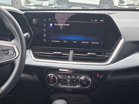 Certified 2024 Chevrolet Trax LT w/ Driver Confidence Package FWD image 18