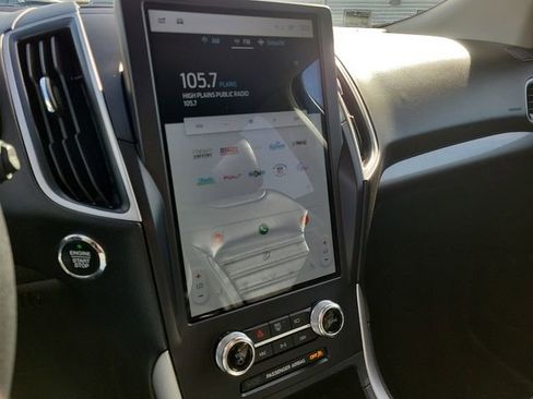 Used 2024 Ford Edge SEL image 17