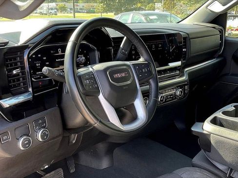 Used 2024 GMC Sierra 1500 SLE image 36