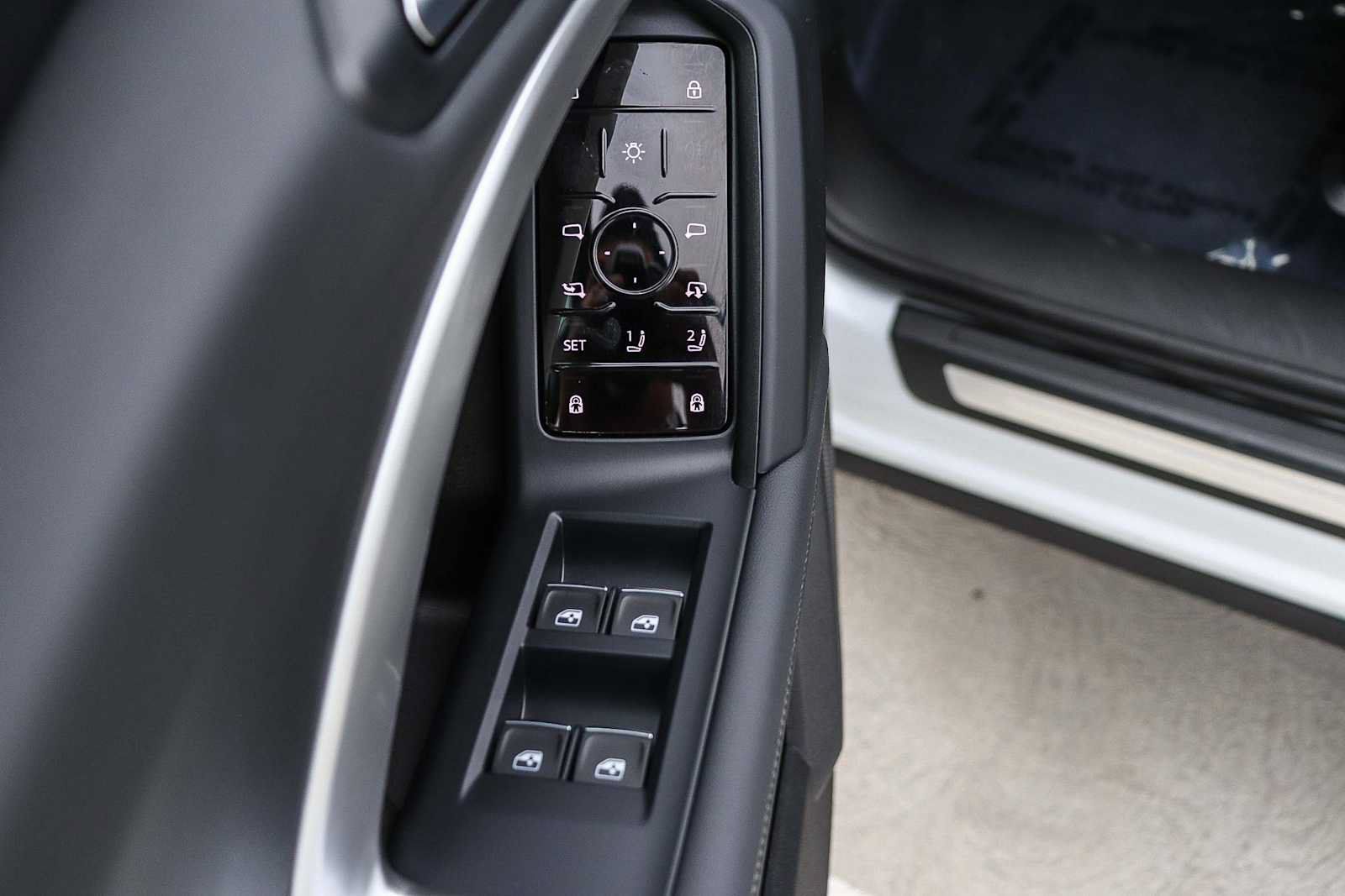 Used 2025 Audi Q5 Premium w/ Convenience Package AWD/4WD image 26