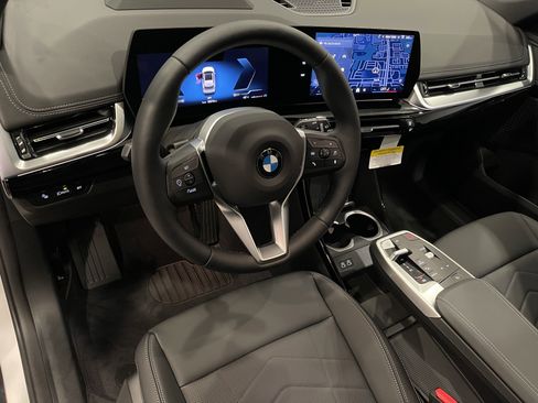 Used 2025 BMW X1 xDrive28i w/ Technology Package image 7