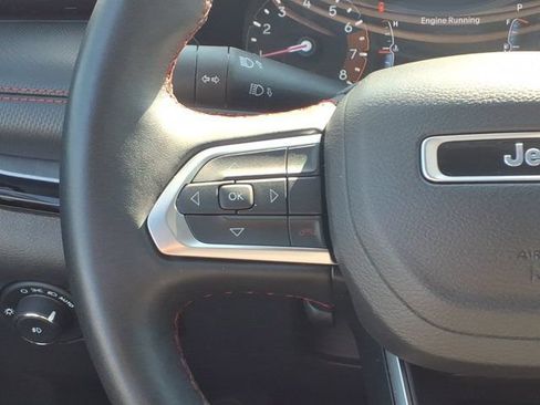 Used 2022 Jeep Compass Trailhawk w/ Trailhawk Convenience Group AWD/4WD image 17
