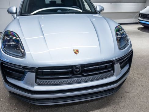 Certified 2026 Porsche Macan AWD/4WD image 11