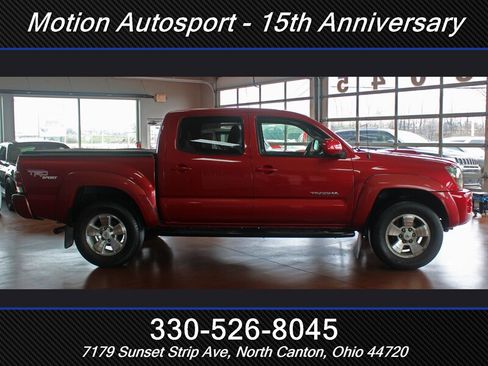 Used 2011 Toyota Tacoma 4x4 Double Cab w/ TRD Sport Pkg image 12