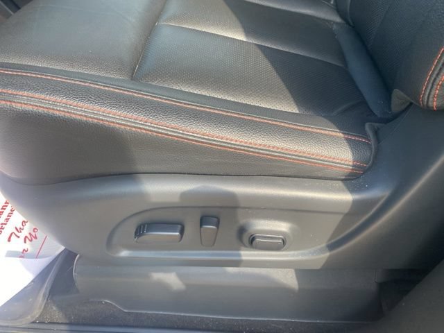 Used 2024 Nissan Titan PRO-4X w/ Pro-4x Convenience Package AWD/4WD image 18