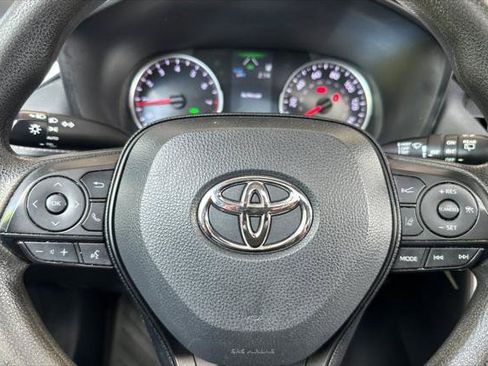 Certified 2022 Toyota RAV4 XLE w/ Convenience Package FWD image 25
