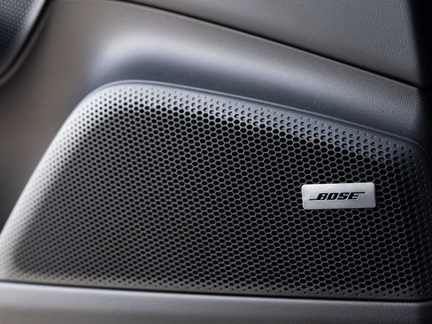 Certified 2025 Porsche Macan Electric RWD image 21