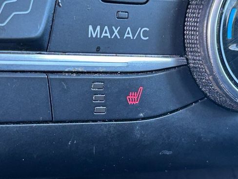 Used 2020 Ford Escape SE Sport image 15