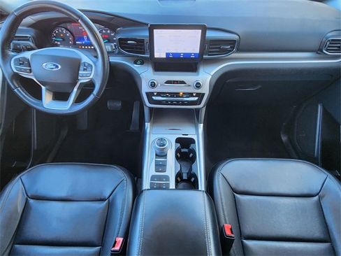 Used 2020 Ford Explorer XLT w/ Equipment Group 202A image 10