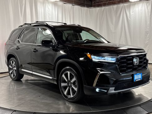 Used 2025 Honda Pilot Touring image 7