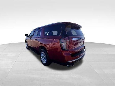 Used 2024 Chevrolet Suburban Premier image 4