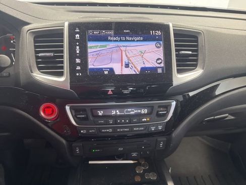 Used 2018 Honda Pilot Touring image 15