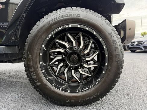Used 2017 Jeep Wrangler Unlimited Sahara AWD/4WD image 45