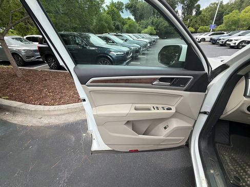 Used 2019 Volkswagen Atlas SEL Premium AWD/4WD image 44
