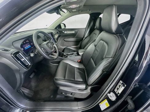 Used 2024 Volvo XC40 B5 Core w/ Protection Package Premier AWD/4WD image 13