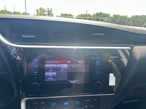 Used 2017 Toyota Corolla LE FWD image 25