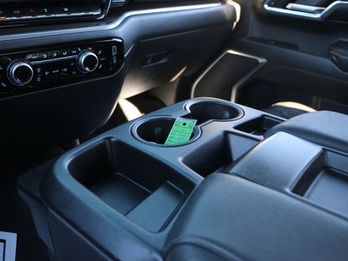 Used 2024 GMC Sierra 1500 SLT image 25