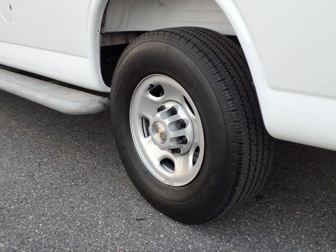 Used 2025 Chevrolet Express 2500 w/ Driver Convenience Package RWD image 11