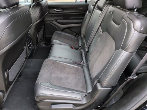 Certified 2024 Jeep Grand Cherokee L Laredo image 24