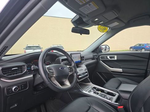 Used 2023 Ford Explorer XLT w/ Equipment Group 202A image 12