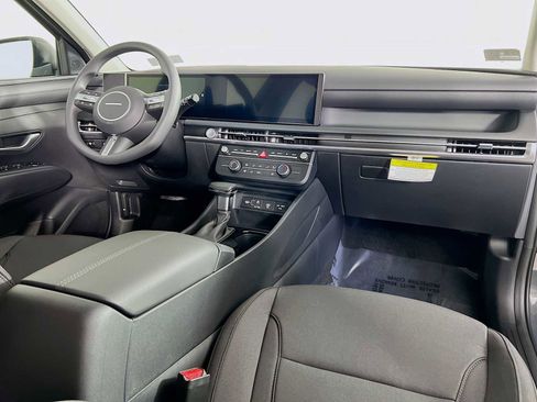 Used 2025 Hyundai Tucson SE image 27