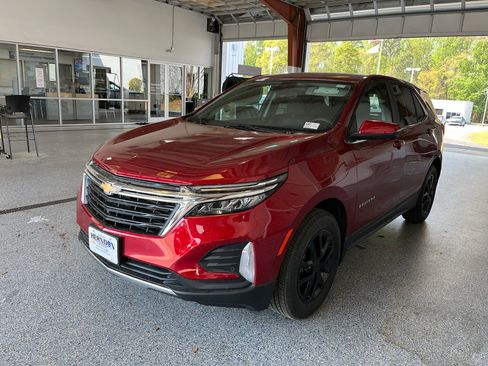 Used 2024 Chevrolet Equinox LT image 4