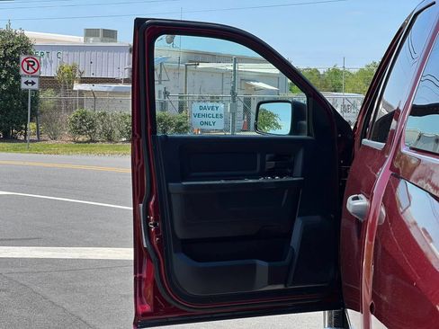 Used 2016 RAM 1500 Express AWD/4WD image 29