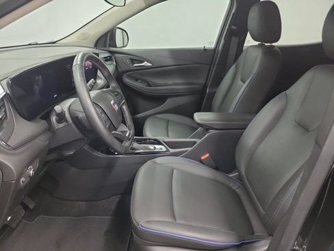 Used 2025 Buick Encore GX Sport Touring w/ Advanced Technology Package FWD image 21