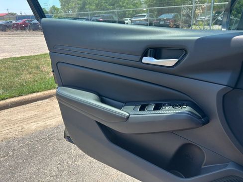 Used 2025 Nissan Altima 2.5 SV FWD image 18