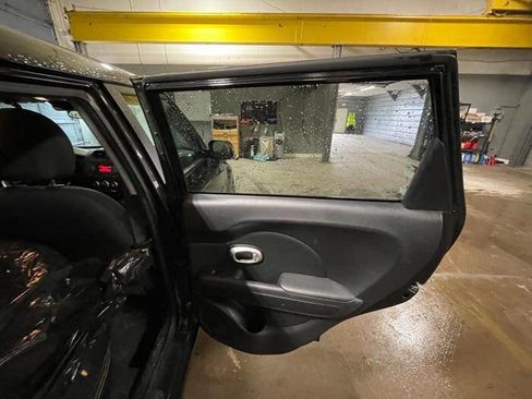 Used 2014 Kia Soul + image 29