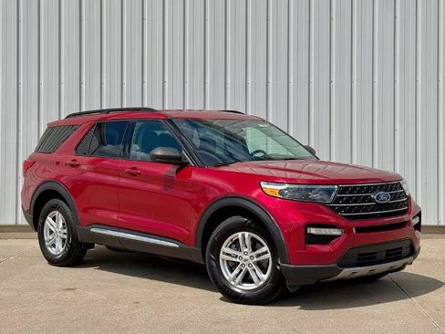 Certified 2023 Ford Explorer XLT w/ Equipment Group 202A AWD/4WD image 8